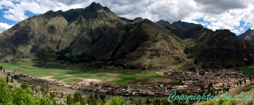 หุบเขาศักดิ์สิทธิ์ และแม่น้ำศักดิ์สิทธิ์ ที่เชื่อว่าเป็นดั่งทางช้างเผือกที่อยู่บนพื้นโลก