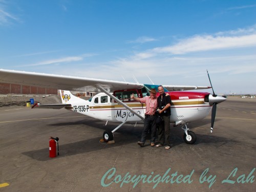 เครื่องบินใบพัด 6 ที่นั่งที่พานักท่องเที่ยวขึ้นชมความมหัศจรรย์ของนาสก้าไลน์